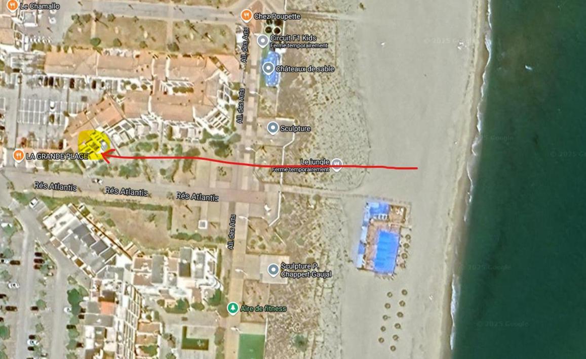 Le Victoria's Beach Barcares: Beachfront Comfort with Private Parking Le Barcares Exterior photo